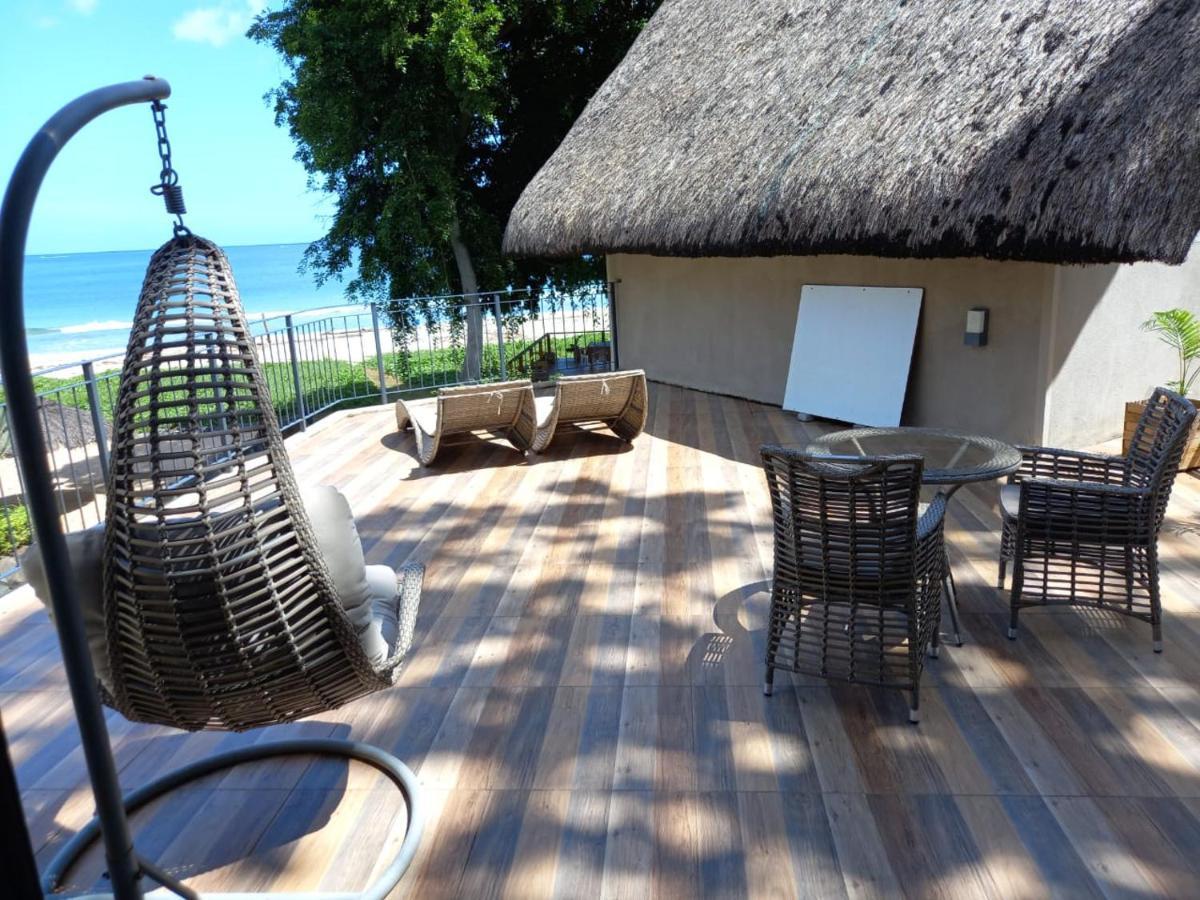Beachfront Villa By M&H タマラン エクステリア 写真